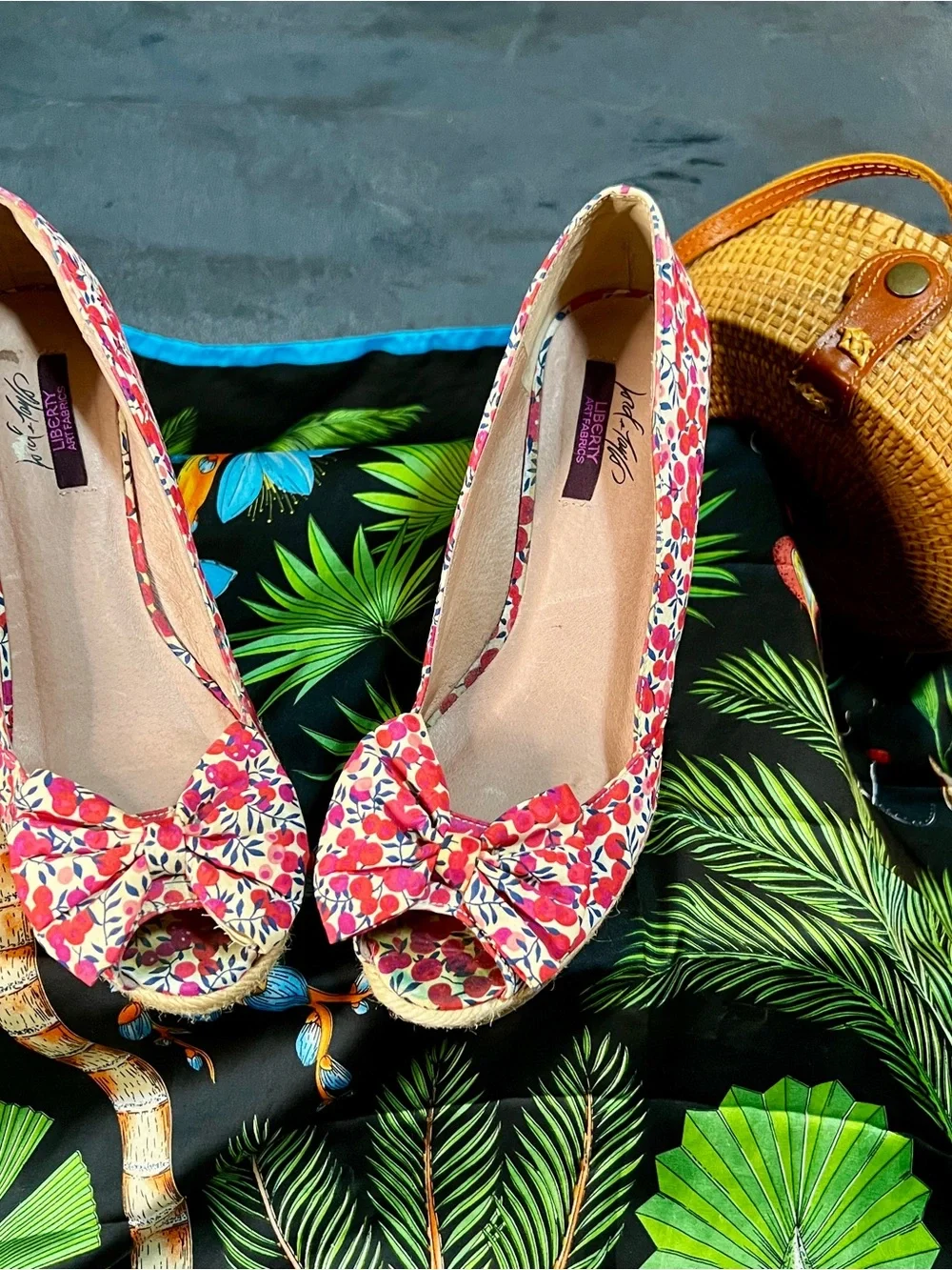 Vtg Liberty Art Fabrics Wms Floral Bow Wedge Peep Toe Cottagecore Espadrille 9
